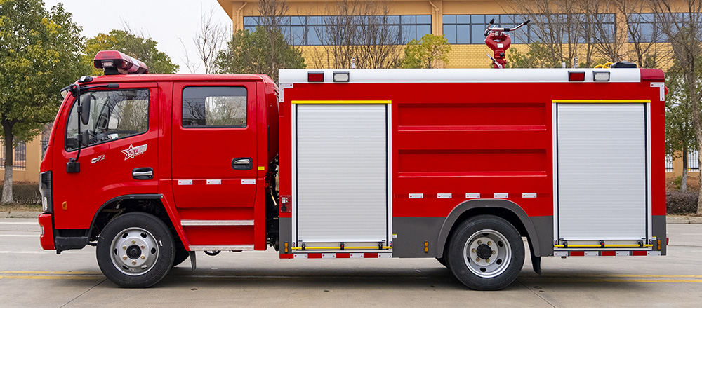 东风大多利卡外露水罐消防车图5