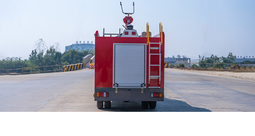 五十铃600P水罐消防车图2