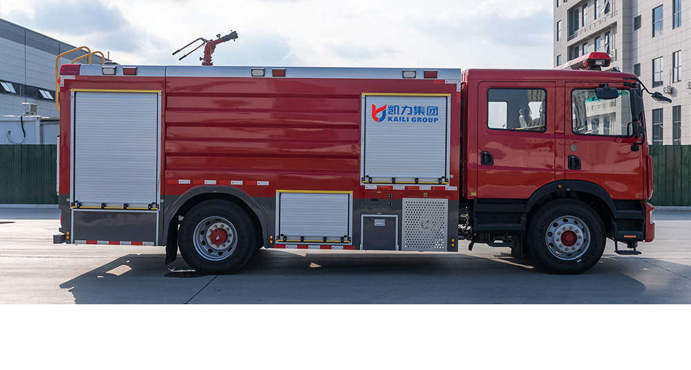 东风D9外露水罐消防车图6