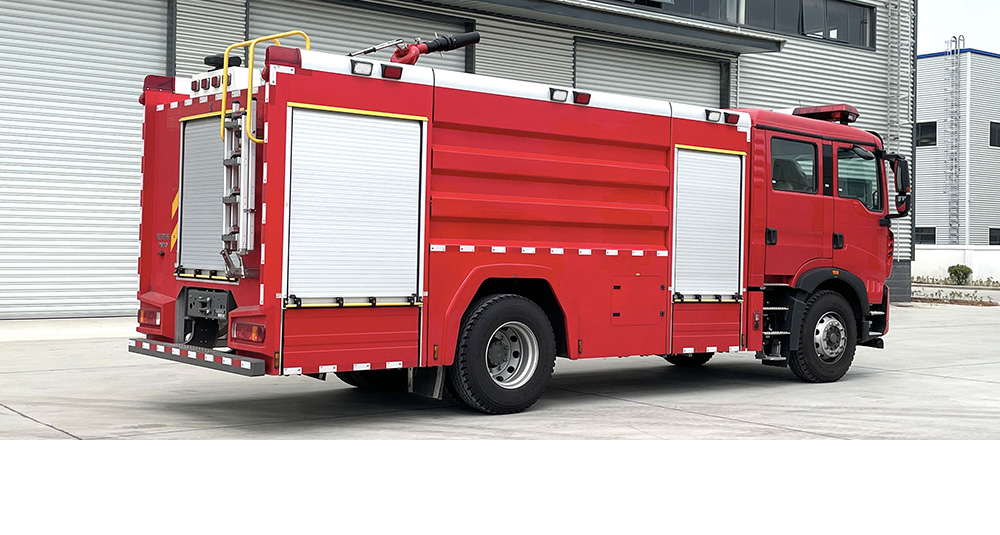 豪沃单桥泡沫消防车图6