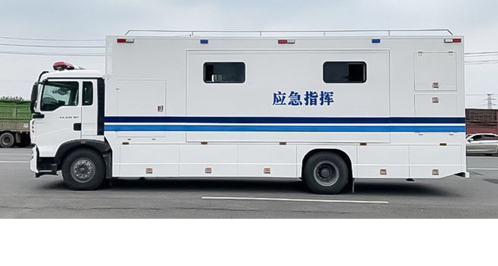 通信指挥车图1