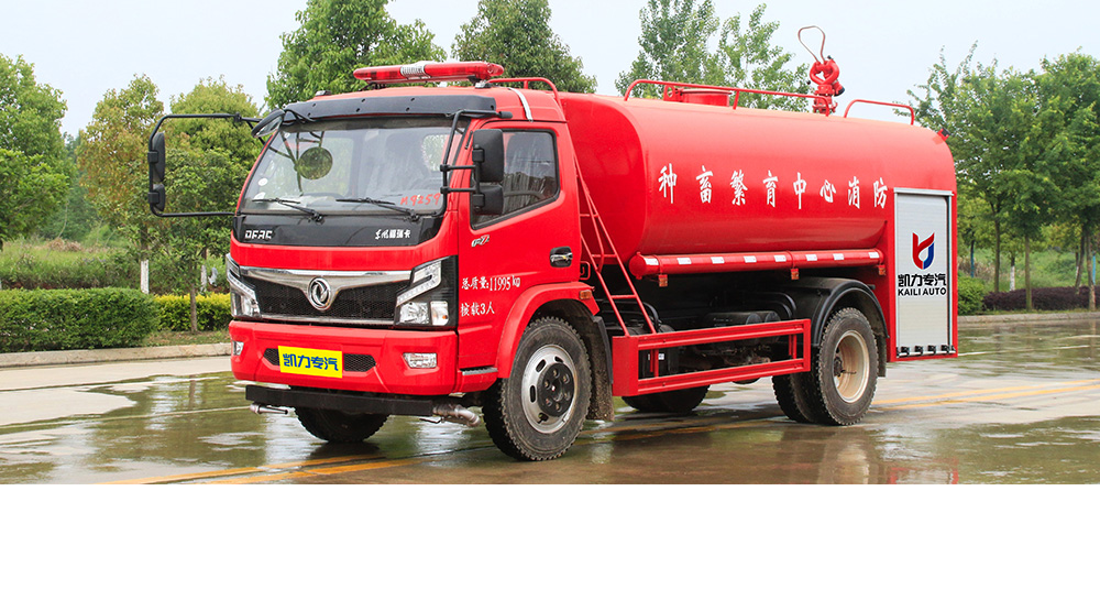 东风大多利卡消防洒水车图1