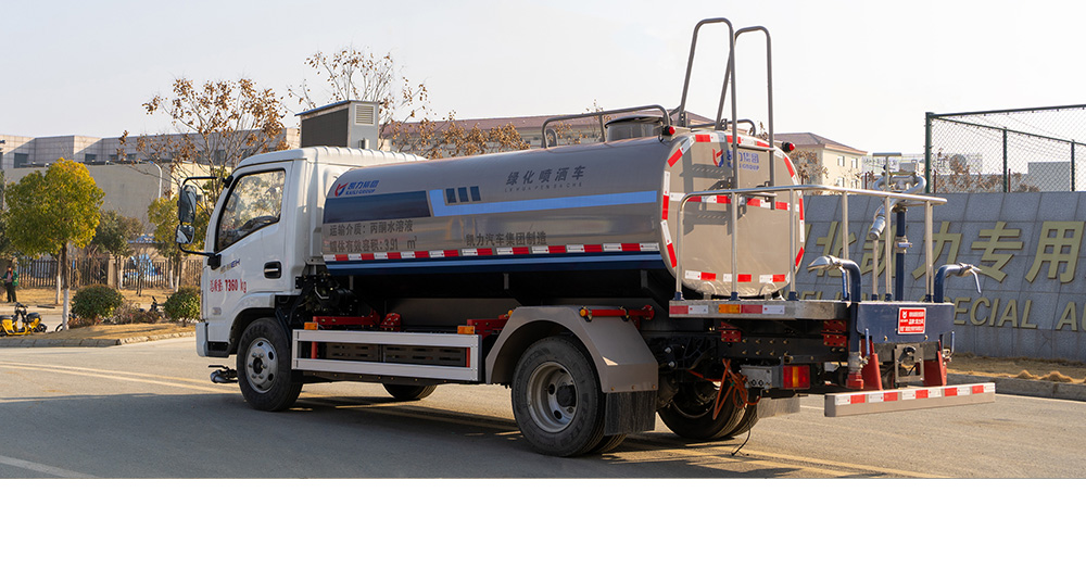 上汽跃进纯电绿化喷洒车图6