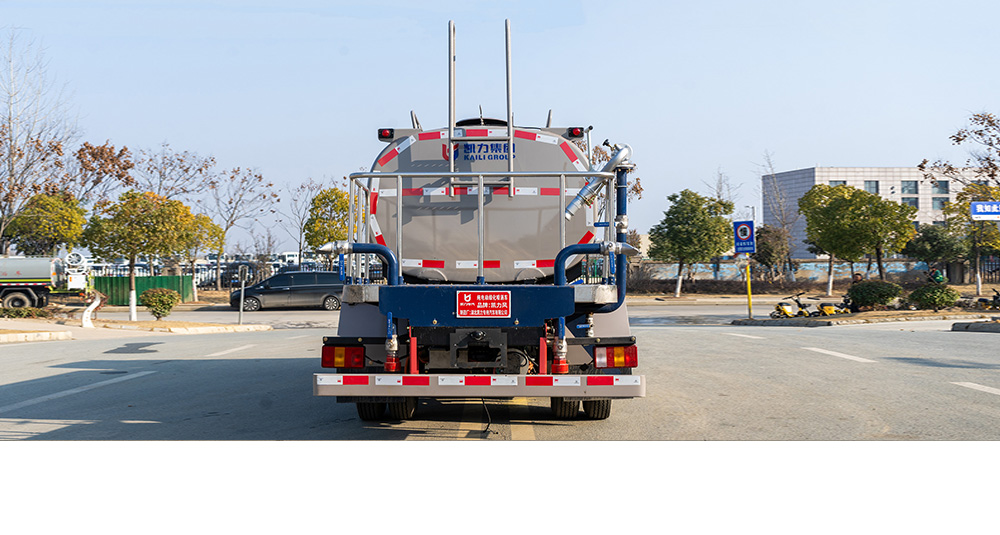 上汽跃进纯电绿化喷洒车图8