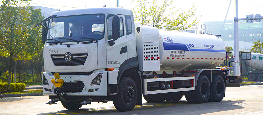 东风天龙纯电绿化喷洒车图2