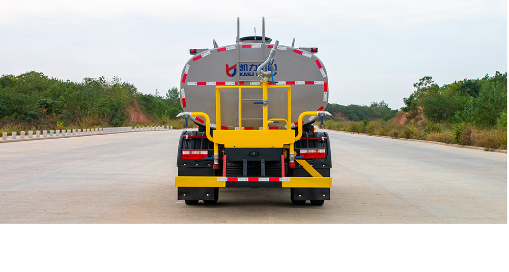 东风D9洒水车图8