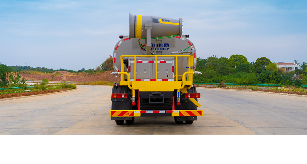 东风天锦绿化喷洒车图8