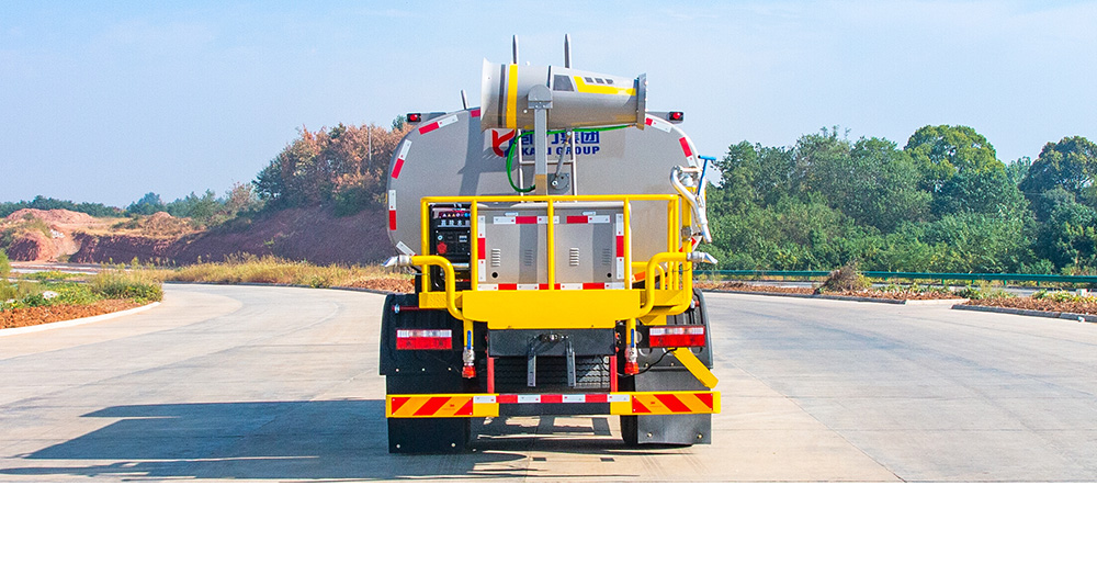 东风D9绿化喷洒车图8