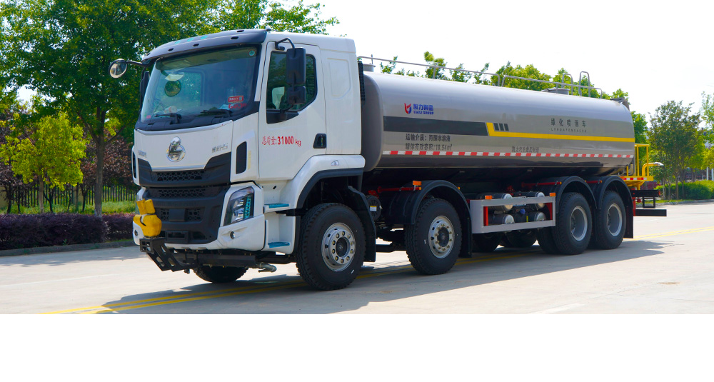 柳汽前四后八绿化喷洒车图2