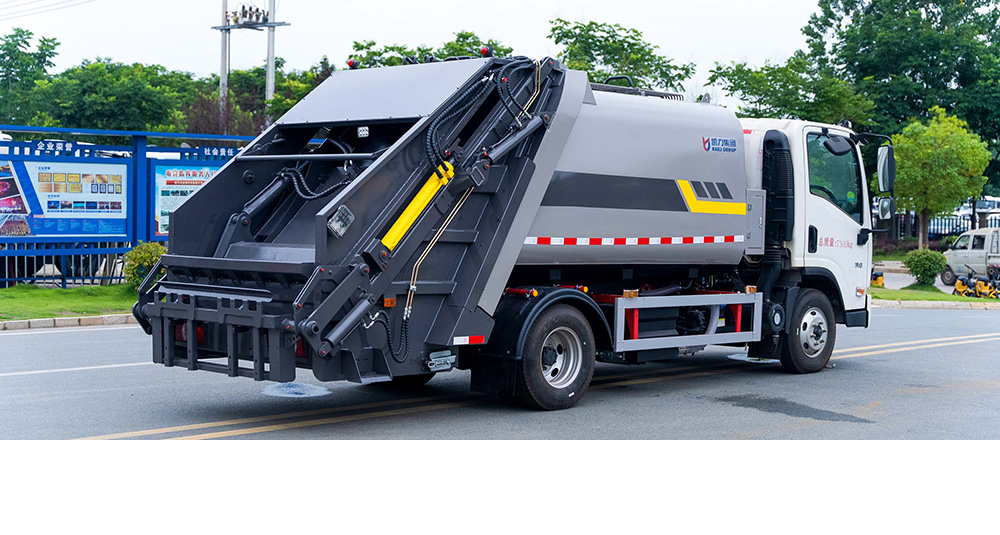 柳汽乘龙L2压缩式垃圾车图3