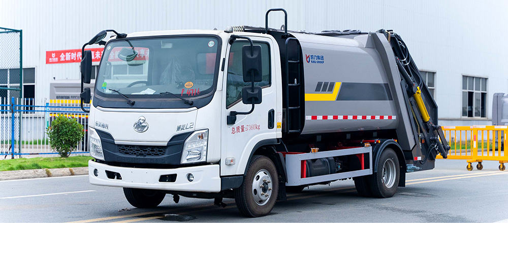 柳汽乘龙L2压缩式垃圾车图2