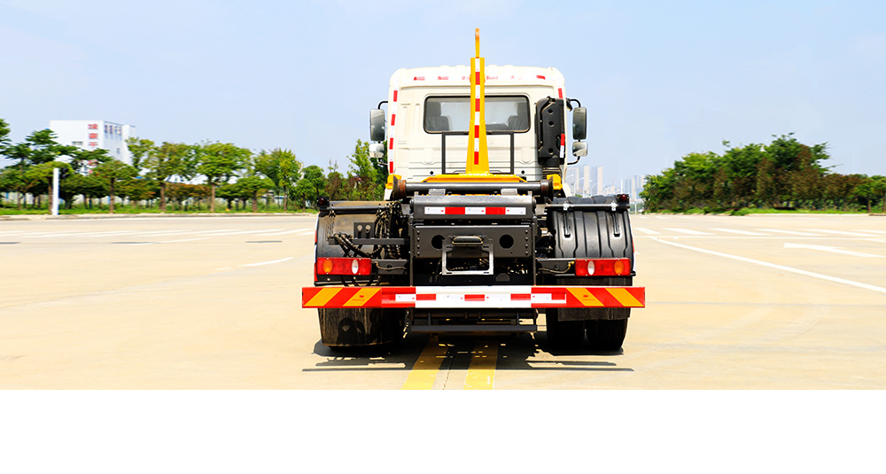 东风天锦车厢可卸式垃圾车图10