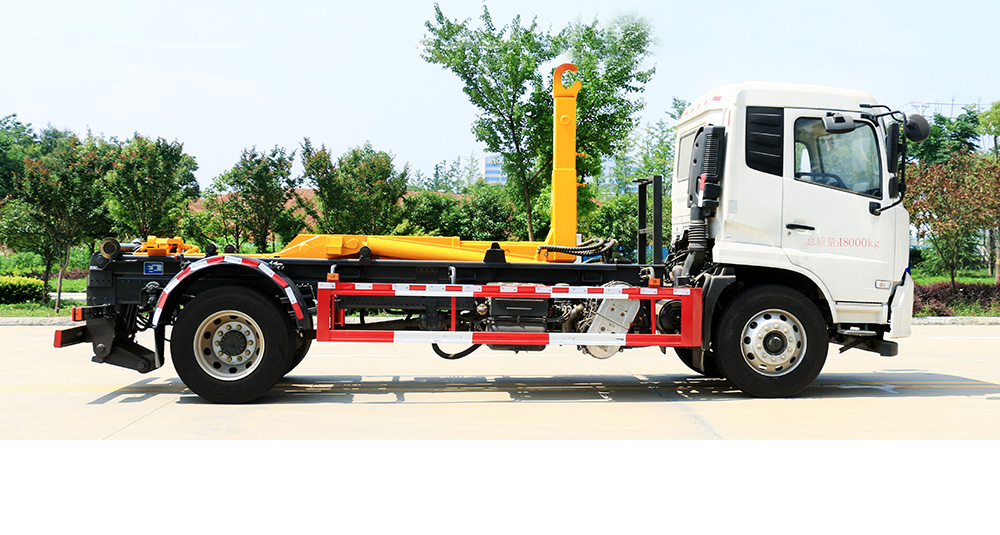 东风天锦车厢可卸式垃圾车图8