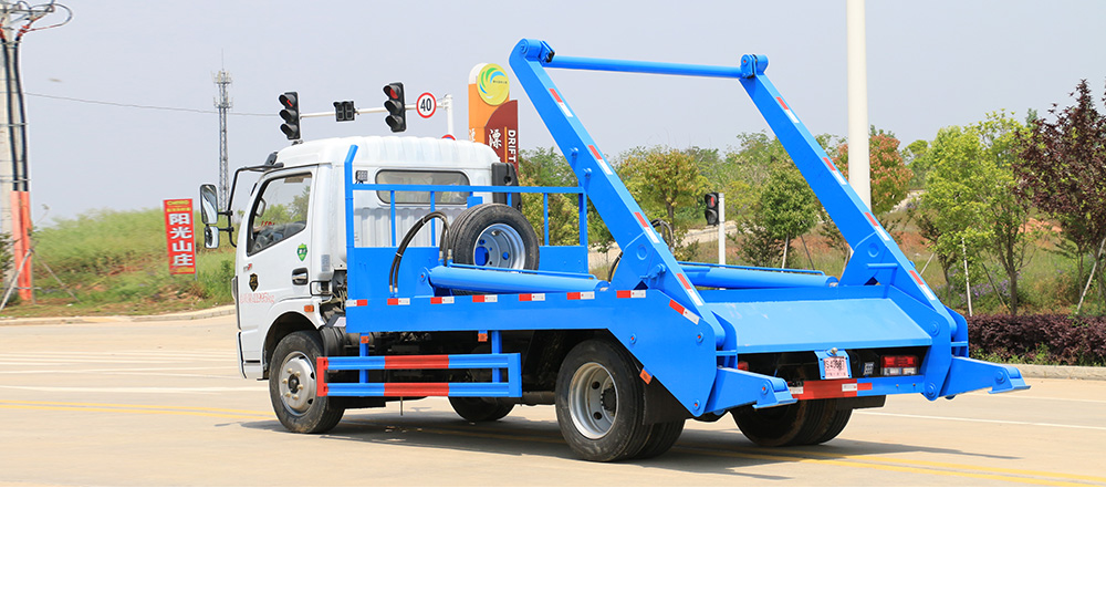 东风大多利卡摆臂式垃圾车图3