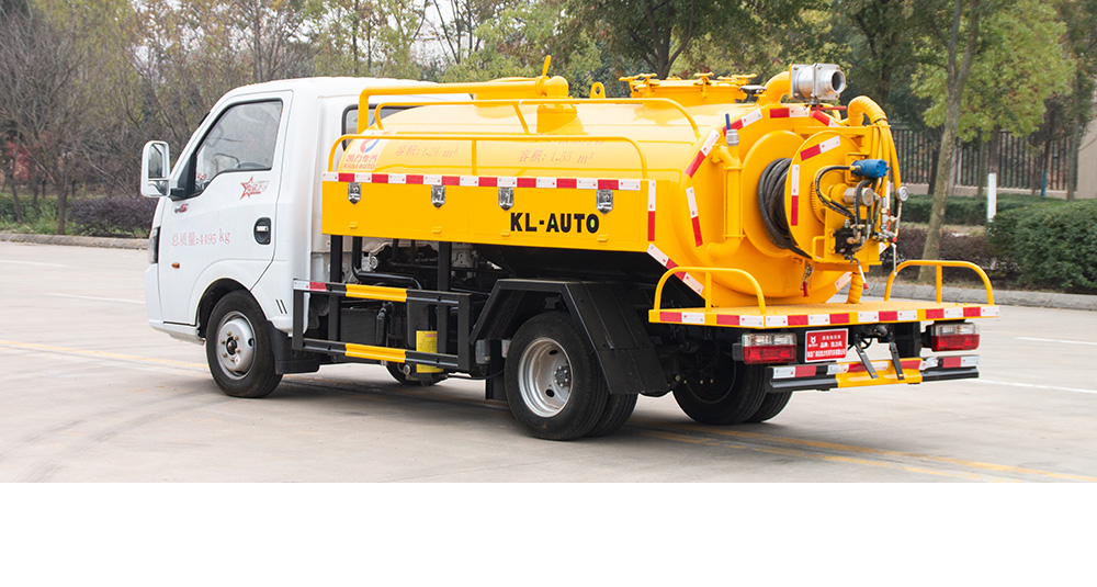 东风途逸清洗吸污车图6