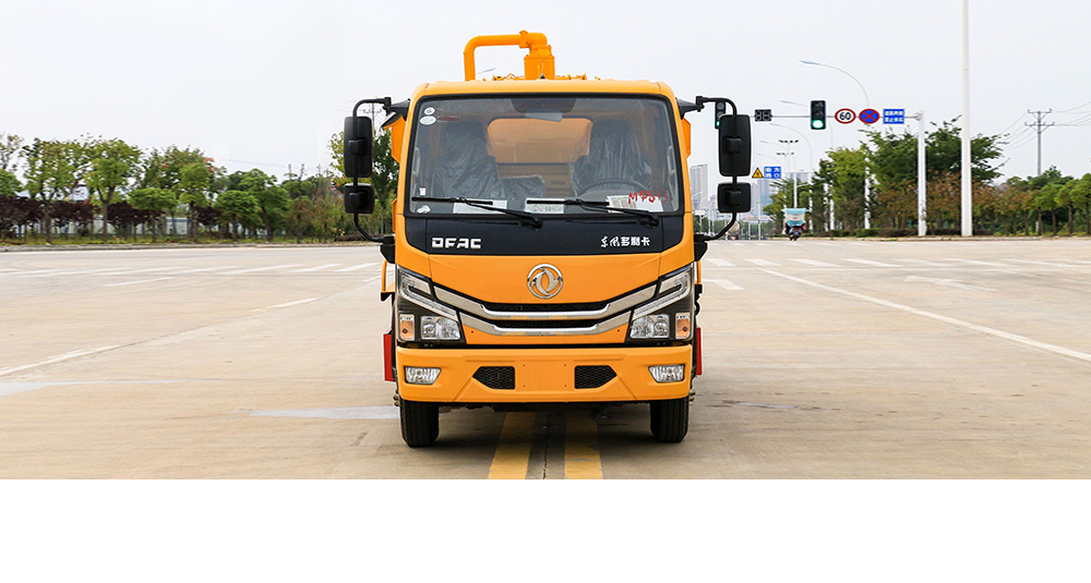 东风小多利卡清洗吸污车（方罐）图7