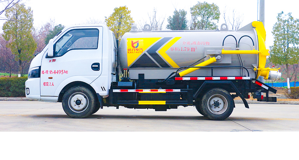 东风途逸吸污车图6