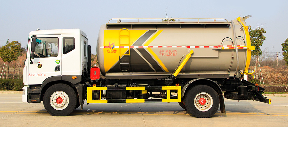 东风D9吸污车图6