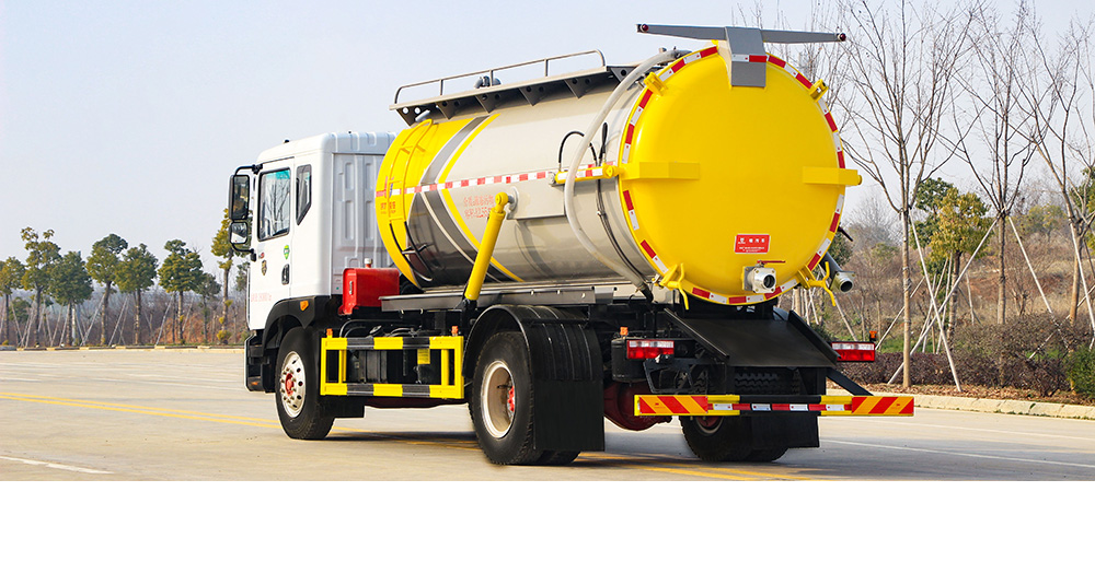 东风D9吸污车图4