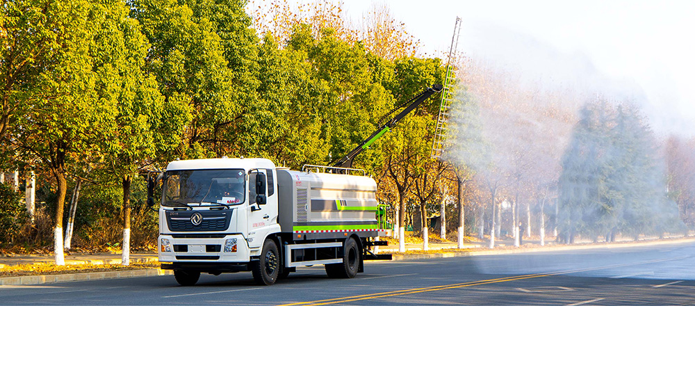 东风天锦光伏清洗车图1