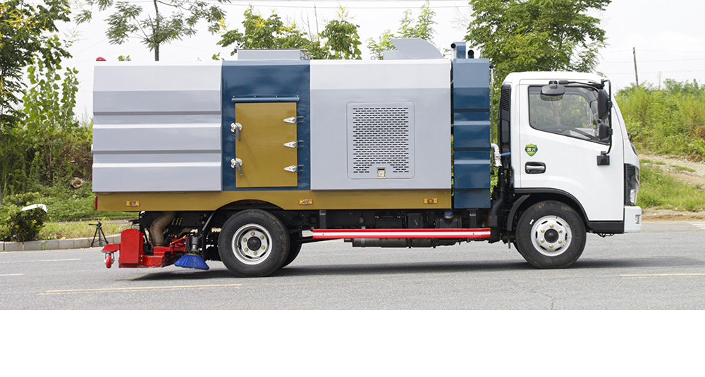 小多利卡后置吸尘车图5