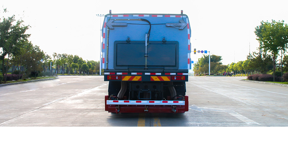 天锦后置吸尘车图11