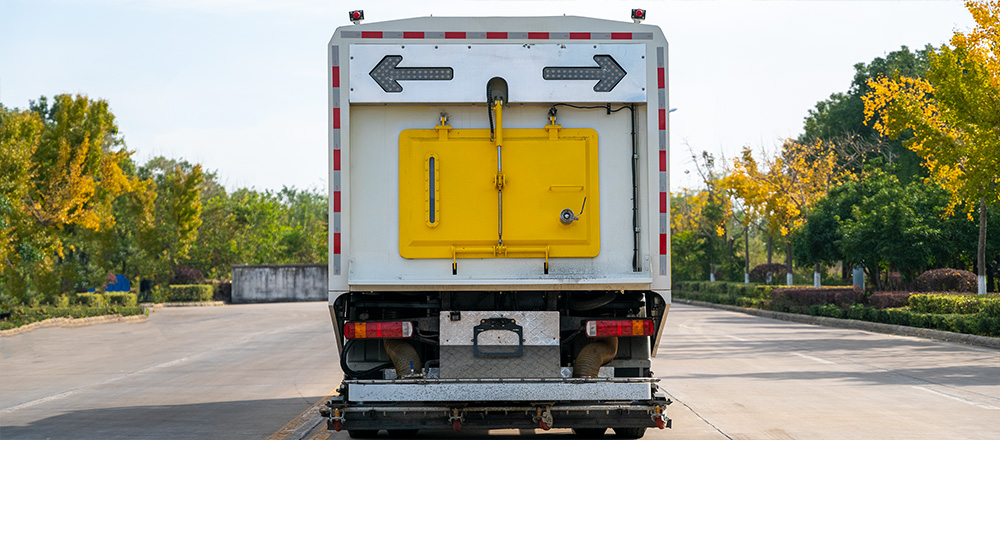 重汽豪沃深度保洁车图8