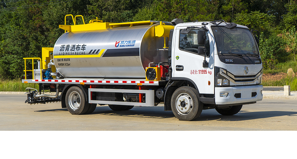 东风D7沥青洒布车图1