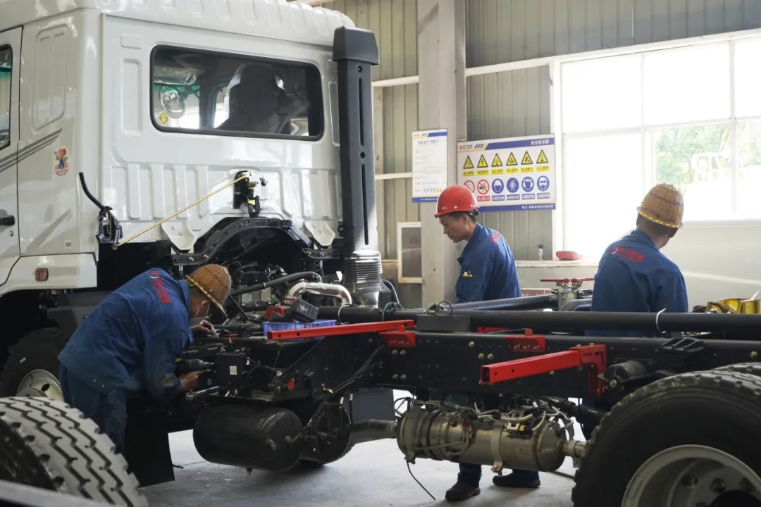 【关爱员工】无畏“烤”验，“暑”你最美！致敬高温下的劳动者